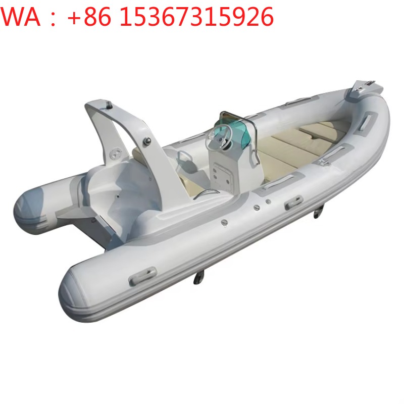 Outdoor Sports Center - Gommone RIB520C a 6 posti con